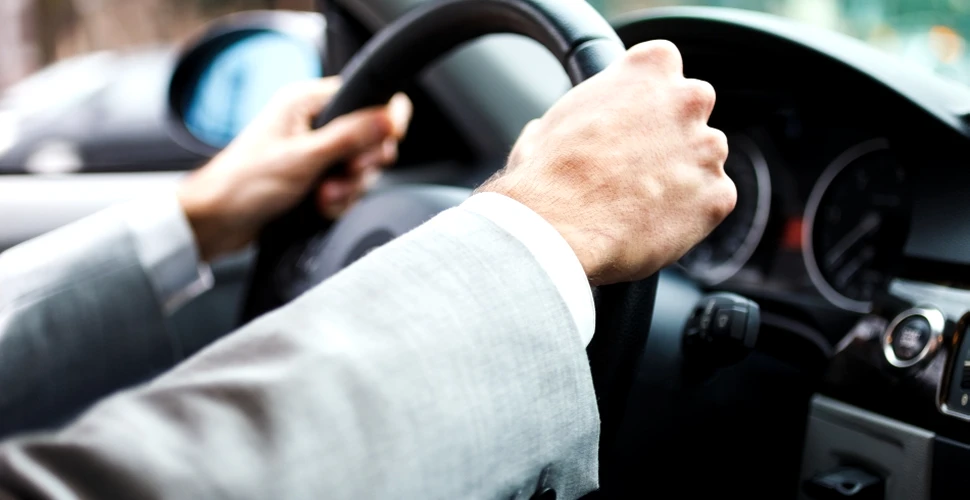 Ce fac 70% dintre şoferii români atunci când conduc