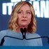 Giorgia Meloni, tot mai apreciată de italieni după răcirea de Donald Trump