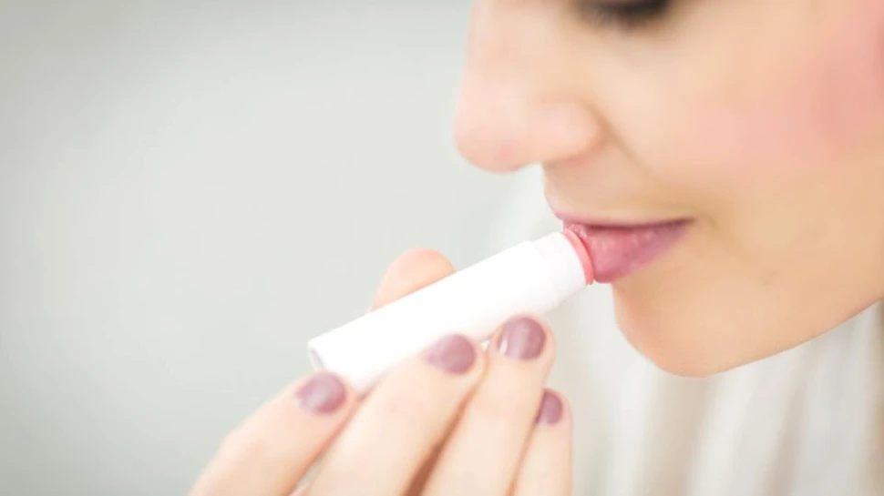 Cât de benefice sunt balsamurile pentru buze crăpate