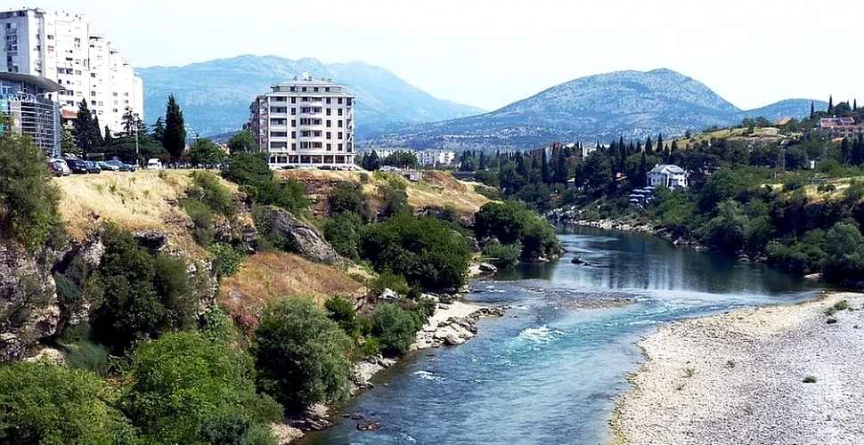Parlamentul din Muntenegru a adoptat o lege controversată privind proprietăţile comunităţilor religioase