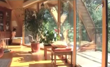 Casa care se roteşte după soare – VIDEO