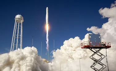 Firmele private cuceresc spaţiul: racheta Antares a fost lansată cu succes de compania Orbital Sciences (VIDEO)