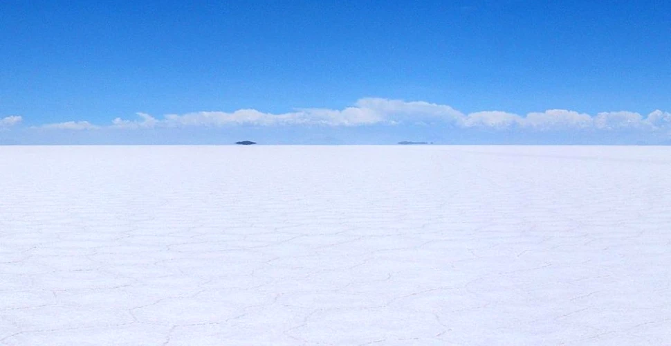 Încredere oarbă în tehnologie: Un nevăzător va folosi doar GPS-ul pentru a traversa cel mai mare deşert de sare din lume