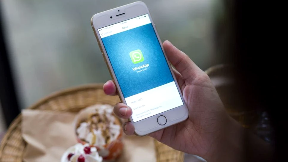 Utilizatorii aplicaţiei WhatsApp vor beneficia de o nouă  facilitate: editarea sau ştergerea mesajelor deja trimise