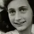 Acest simplu cadou primit în urmă cu 84 de ani avea să o transforme într-o figură-simbol a genocidului nazist