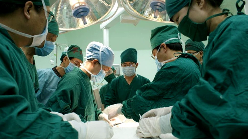 Premieră medicală în România: la Cluj-Napoca au avut loc intervenţii cardiace minim invazive