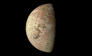 O priveliște nemaivăzută cu luna Io a lui Jupiter, dezvăluită cu sonda Juno de la NASA