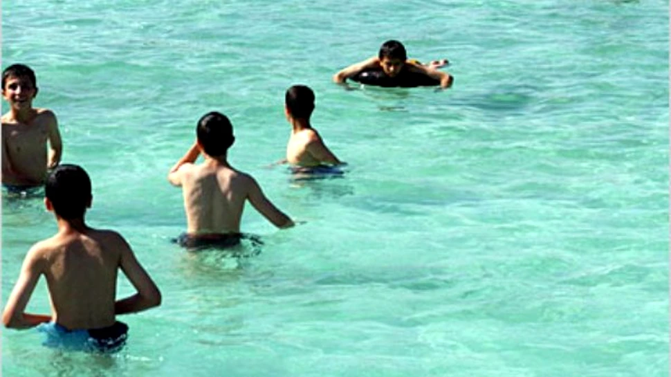 Clorul din piscine mareste riscul de astm la copii