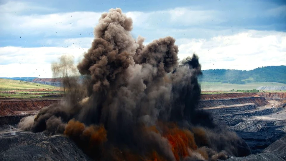 Cele mai PERICULOASE substanţe inflamabile. Una este atât de instabilă încât se mai numeşte ”Mama lui Satan”