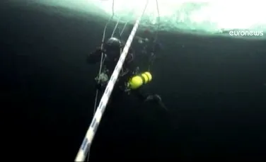 Scufundare record: la -45 de grade Celsius, exploratorii ruşi au pornit în explorarea „Loch Ness-ului rusesc” (VIDEO)