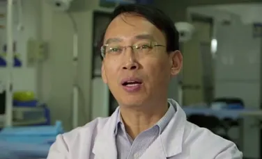Acest bărbat susţine că a făcut peste 1.000 de transplanturi de cap – VIDEO
