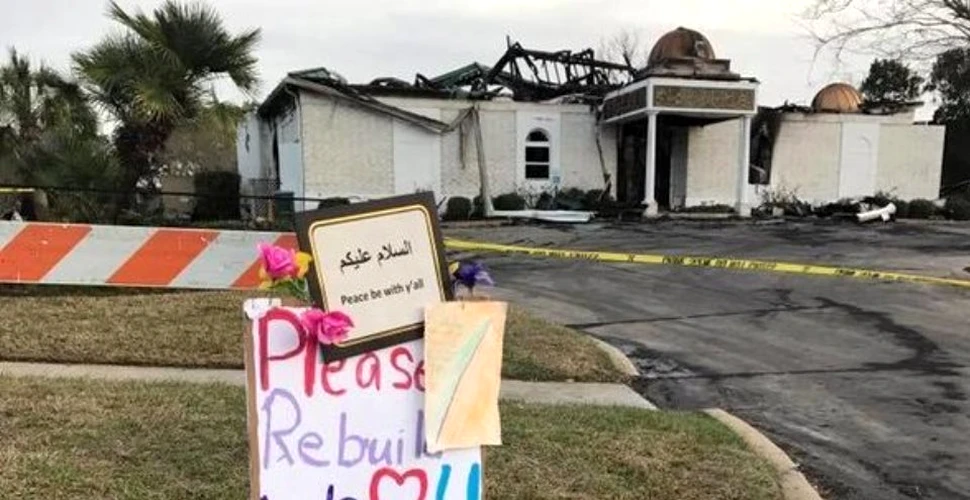 Texanii sunt solidari cu musulmanii cărora li s-a ars moscheea. Evreii le-au dat cheia sinagogii să se roage