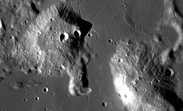 Ceva s-a prăbușit pe Lună, iar astronomii au reușit să înregistreze momentul