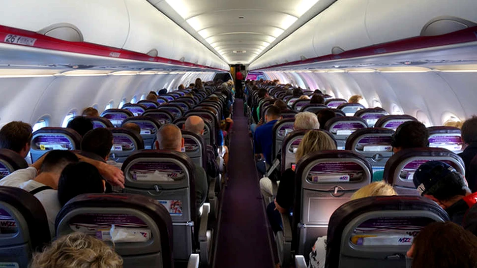 Care sunt cele mai bune locuri dintr-un avion. Ce opţiuni ar trebui să ai în vedere pentru a avea un loc cât mai confortabil şi sigur – FOTO