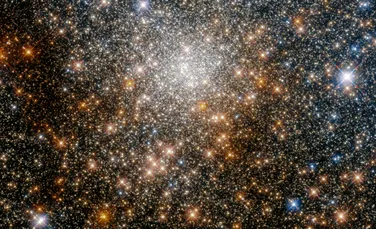 Telescopul Hubble a surprins un roi globular strălucitor. Iată imaginea spectaculoasă