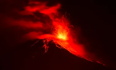 Specialiştii avertizează: schimbarea nivelului mărilor poate avea un efect asupra vulcanilor, crescând riscul erupţiilor