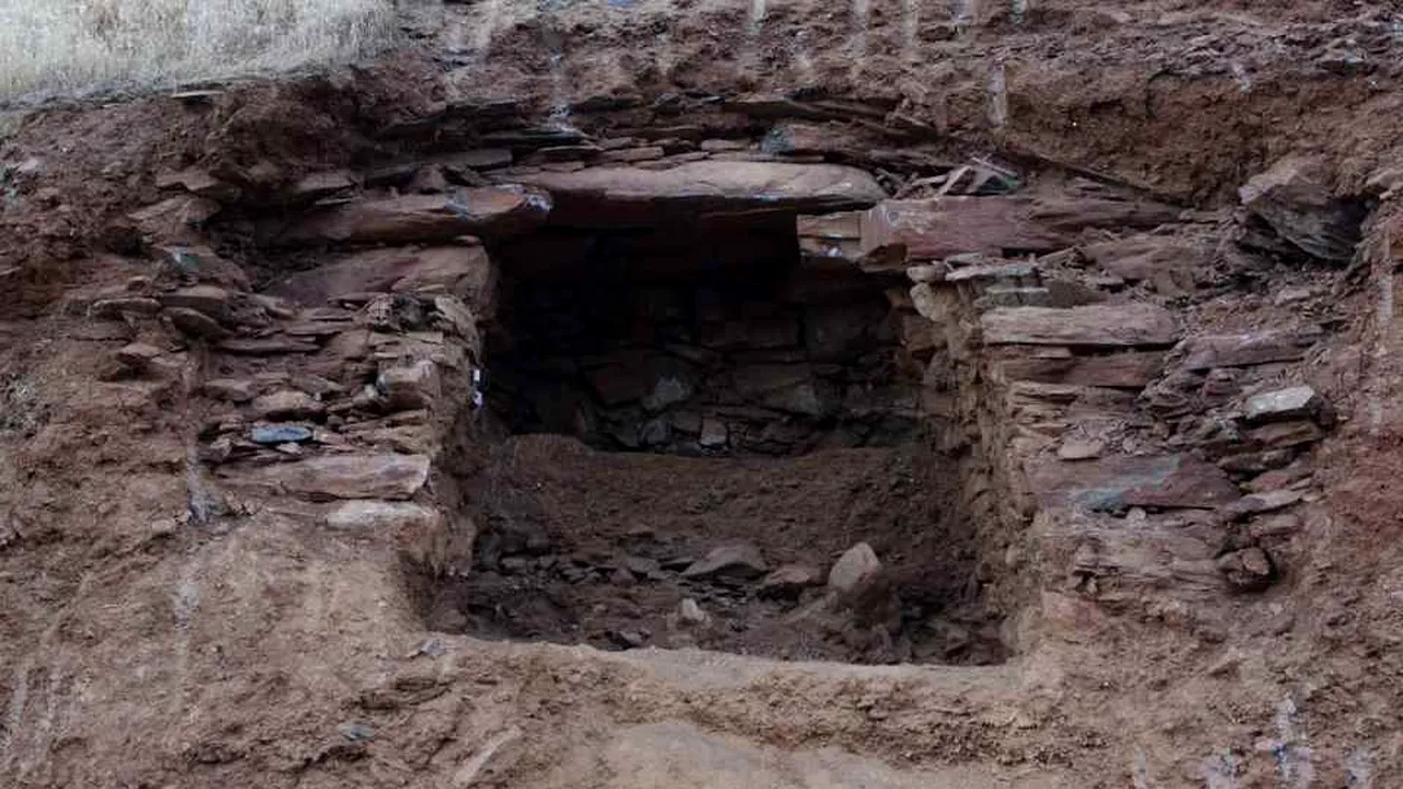 1-kurdistan-achaemenid-tomb 