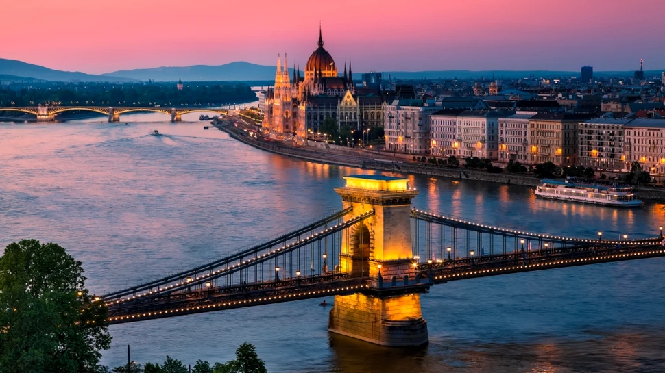Tren de lux pe ruta Budapesta-Teheran, cu oprire inclusiv în România. Primul tren privat european ce ajunge în Iran (GRAFIC)