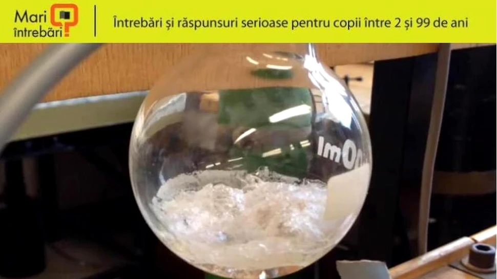 Poate fierbe şi îngheţa o substanţă în acelaşi timp? – VIDEO