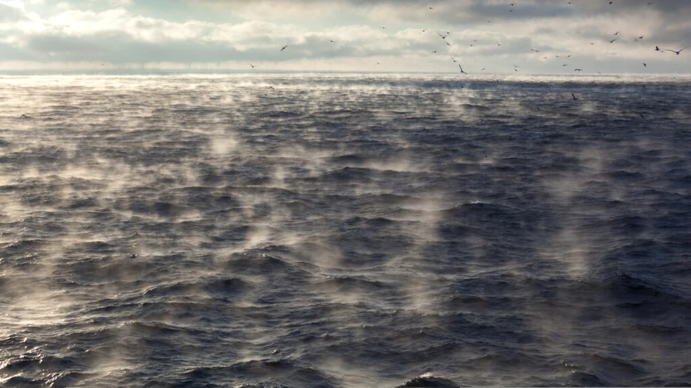 Oceanele lumii sunt tot mai calde, dar în mod bizar evaporă mai puțină apă