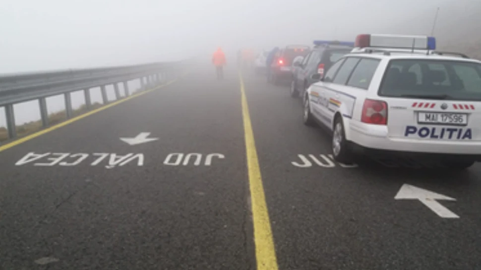 Transalpina, cel mai spectaculos drum din ţară, a fost redeschis; circulaţia e posibilă doar ziua