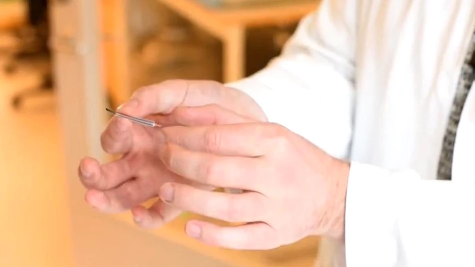 A fost creat neuronul artificial. Este doar o chestiune de timp până când va putea fi implantat pentru a vindeca boli neurologice – VIDEO