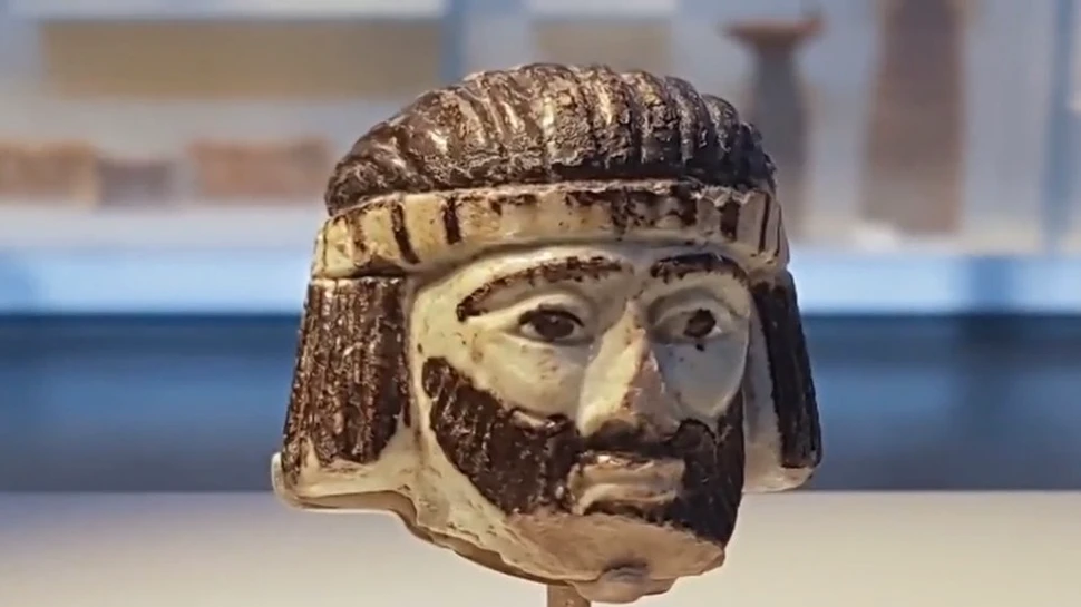 A fost descoperită o sculptură misterioasă care reprezintă un cap al unui rege israelian din perioada biblică