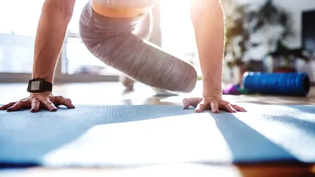 Ar trebui ca femeile să-și adapteze exercițiile fizice la ciclul menstrual?