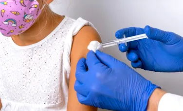 Care sunt categoriile de pacienți care vor face patru doze de vaccin împotriva COVID-19