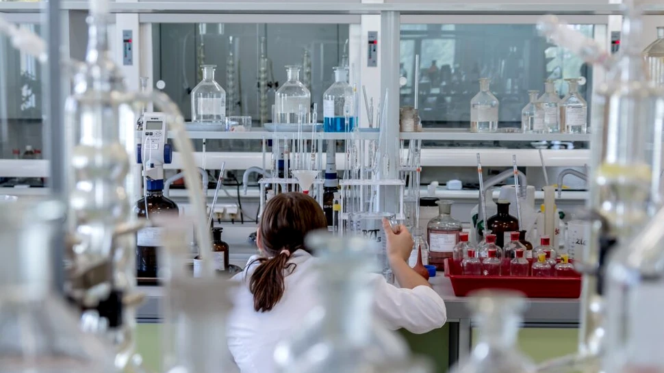 Un tip de vaccin COVID-19 ajută la tratarea cancerului nazofaringian