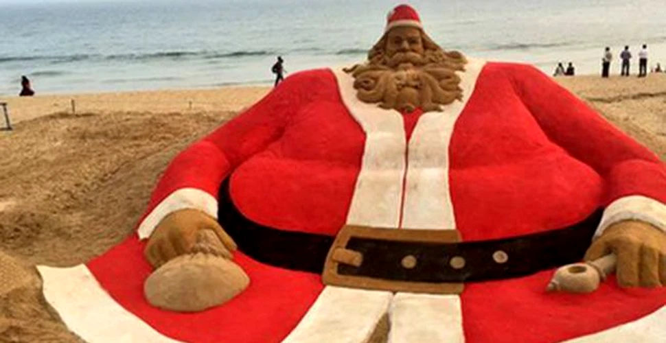 Cel mai mare Moş Crăciun din nisip, construit pe o plajă din India – FOTO, VIDEO