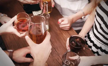 5 trucuri ale industriei alcoolului prin care te fac să consumi băuturi proaste