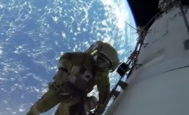 Privelişte uimitoare la 400 de kilometri deasupra Pămantului. Imaginile surprinse de doi cosmonauţi ruşi
