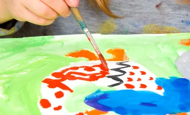 Terapia prin artă ajută copiii cu probleme de comportament