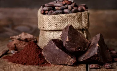 O substanță din ciocolata neagră ar putea încetini îmbătrânirea