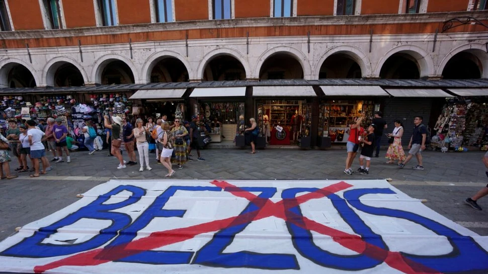 Nunta lui Jeff Bezos, marcată de proteste. „Nu de asta are nevoie Veneția”