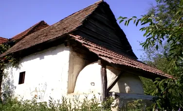 Un loc unic în România: Inlăceni – satul labirint cu mai multe străzi decât case, unele construite de romani (FOTO)