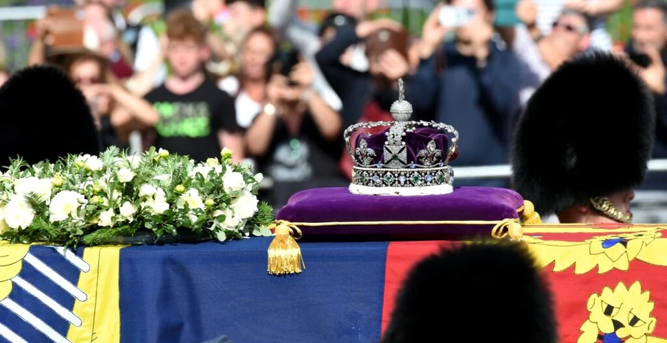 De ce va fi îngropată Regina Elisabeta a II-a într-un sicriu căptușit cu plumb?