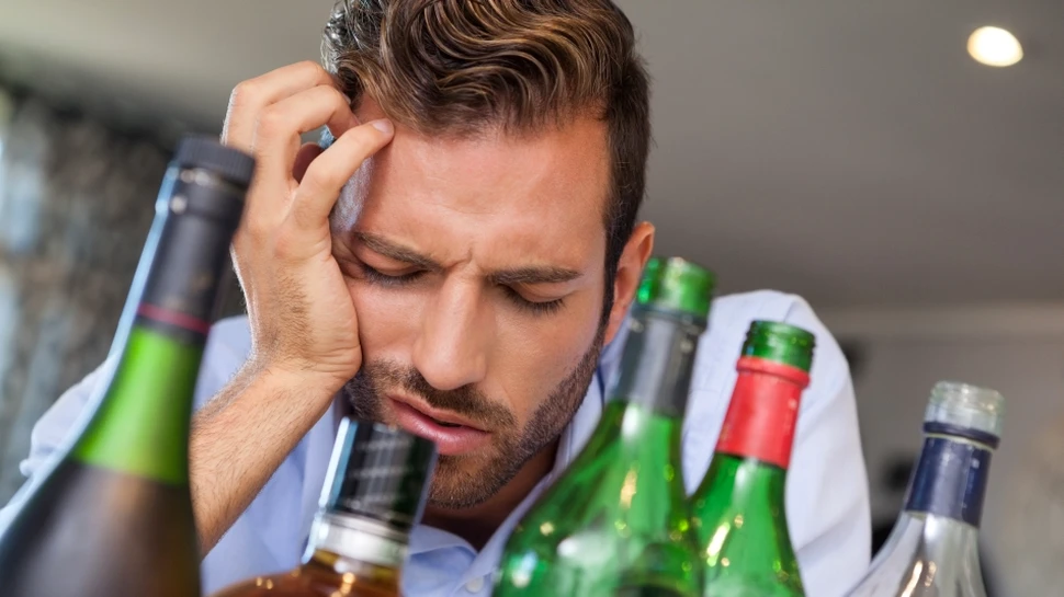 De ce unele persoane sunt mahmure după o noapte de beţie, iar altele nu? Cercetătorii au găsit explicaţia