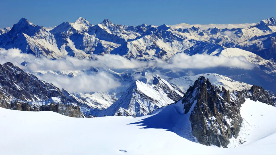 Cercetătorii au găsit cea mai veche gheață glaciară cunoscută din Alpii Europeni