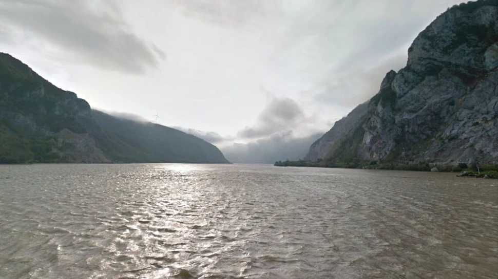 Croazieră pe Dunăre, de la Bratislava la Cernavodă, prin Street View