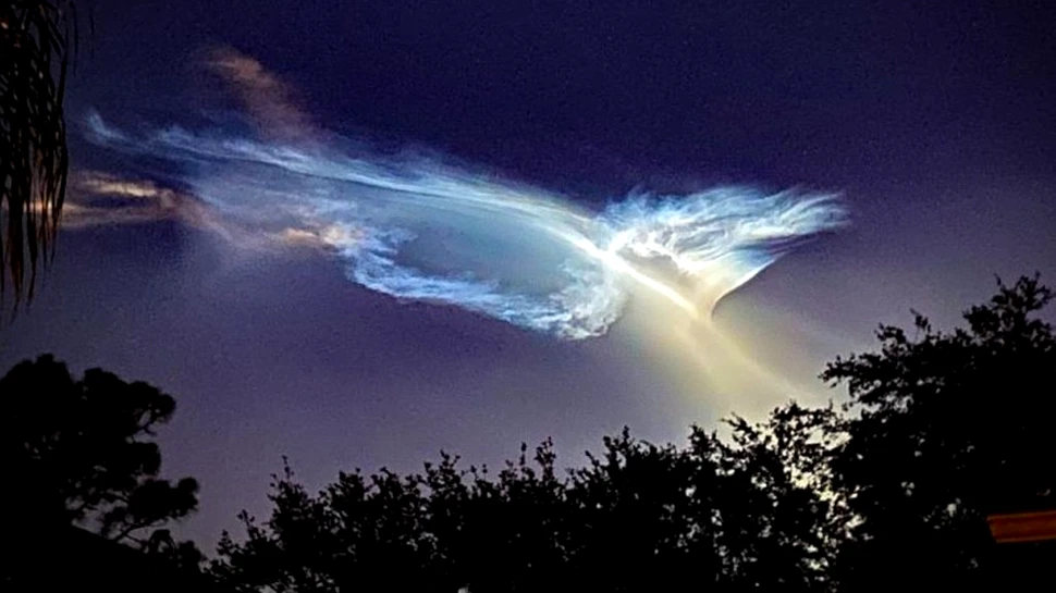 Spectacolul creat pe cerul nopții de racheta Falcon 9. Ultima lansare a companiei SpaceX a fost un succes