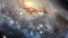 Telescopul Hubble a surprins o galaxie spectaculoasă care ascunde un defect major