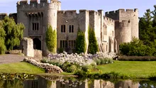 Cu ce sumă se vinde un castel medieval în care a luat cina regele Henric al VIII-lea?