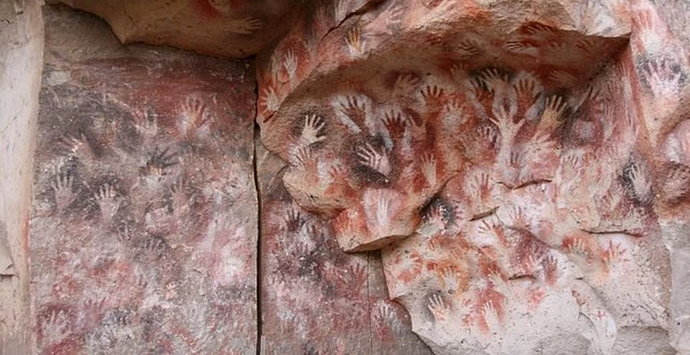 ”Peştera mâinilor”, locul unde se află operele de artă realizate de primii oameni, acum 13.000 de ani