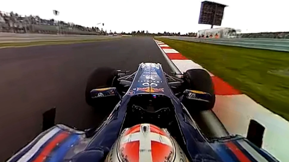 Camera video ce înregistrează în 360 grade redă experienţa unei curse de F1 la 322 km/h! (VIDEO 360º)