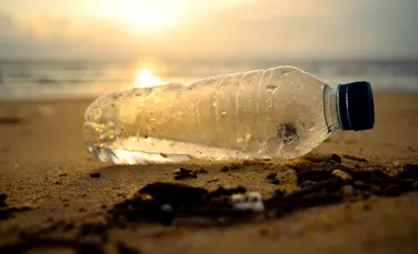 Zeci de țari cer un obiectiv global de reducere a producției de plastic
