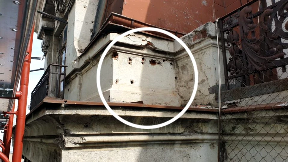 Urme de gloanţe de la Revoluţia din decembrie 1989, descoperite după 30 de ani – FOTO