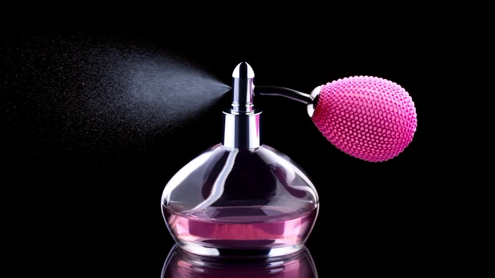 Cercetătorii emit un avertisment cu privire la parfumuri