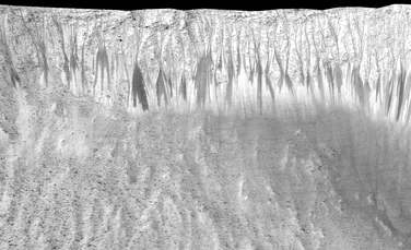 NASA a anunţat descoperirea MAJORĂ: Există apă în formă lichidă pe Marte – VIDEO + FOTO